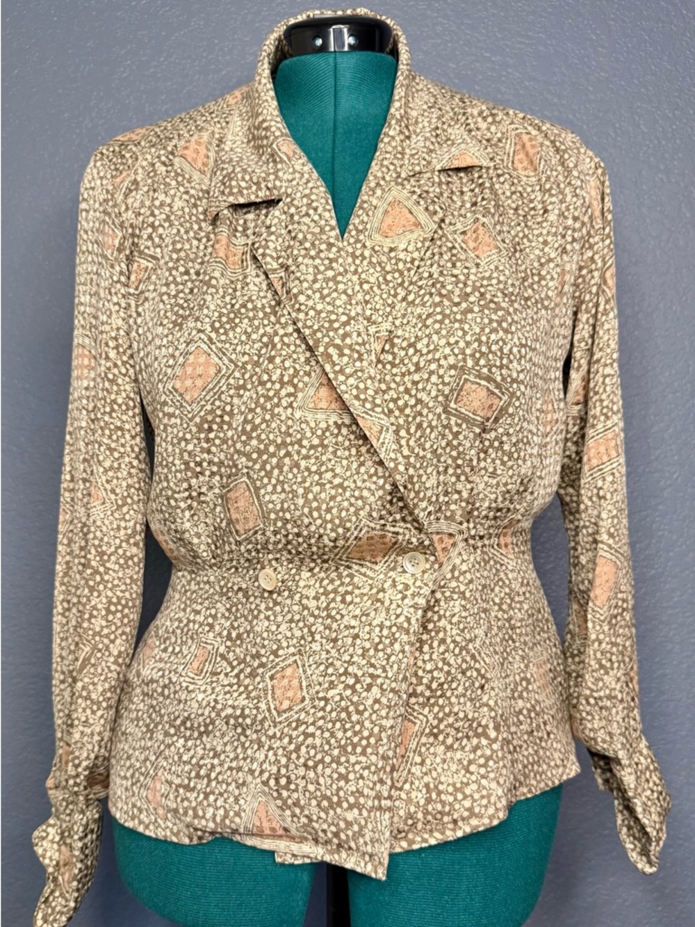 Anne Klein II 100% Silk Wrap Blouse Taupe Peach Print Size 12 Vintage